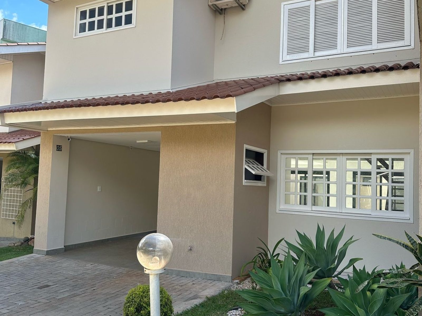 Sobrado Condomínio Central 1