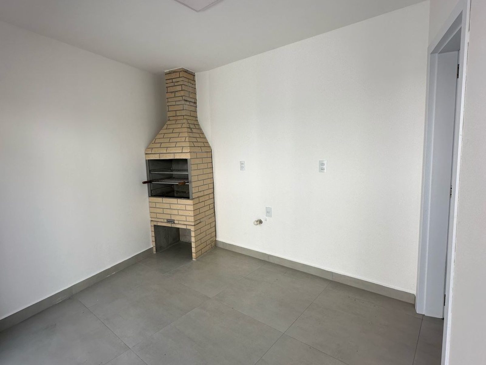 Sobrado Condomínio Central 13