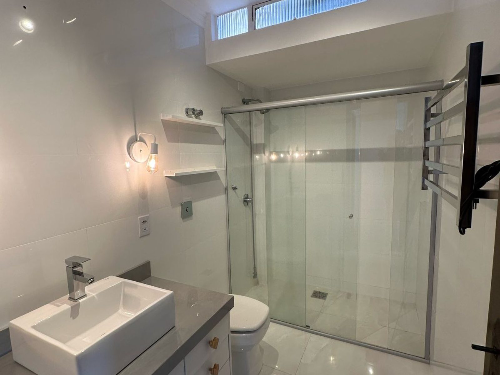 Sobrado Condomínio Central 4