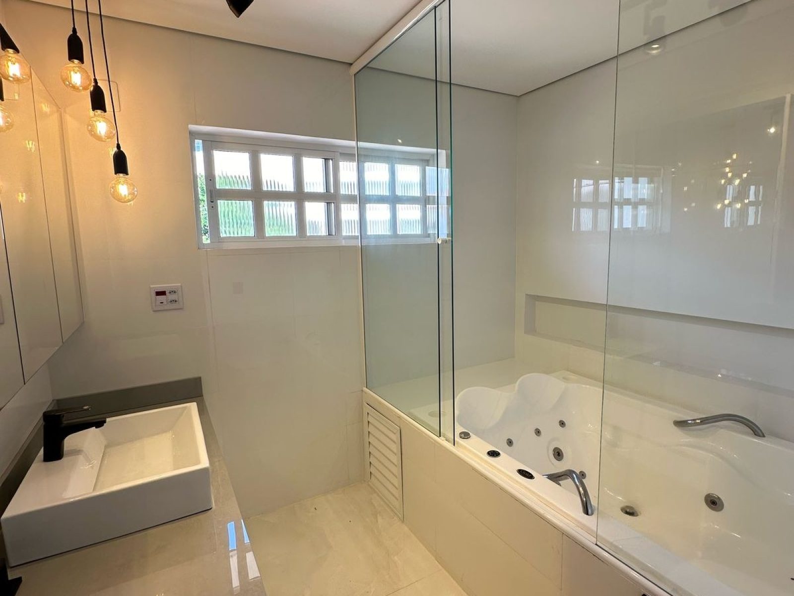 Sobrado Condomínio Central 9