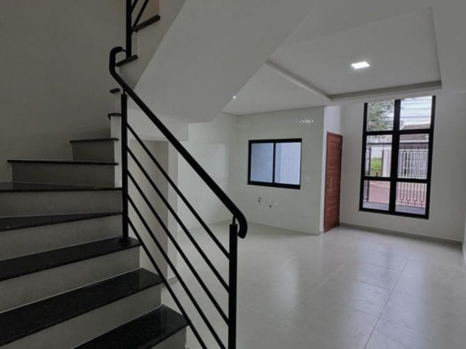 Sobrado no Bairro Canadá 3