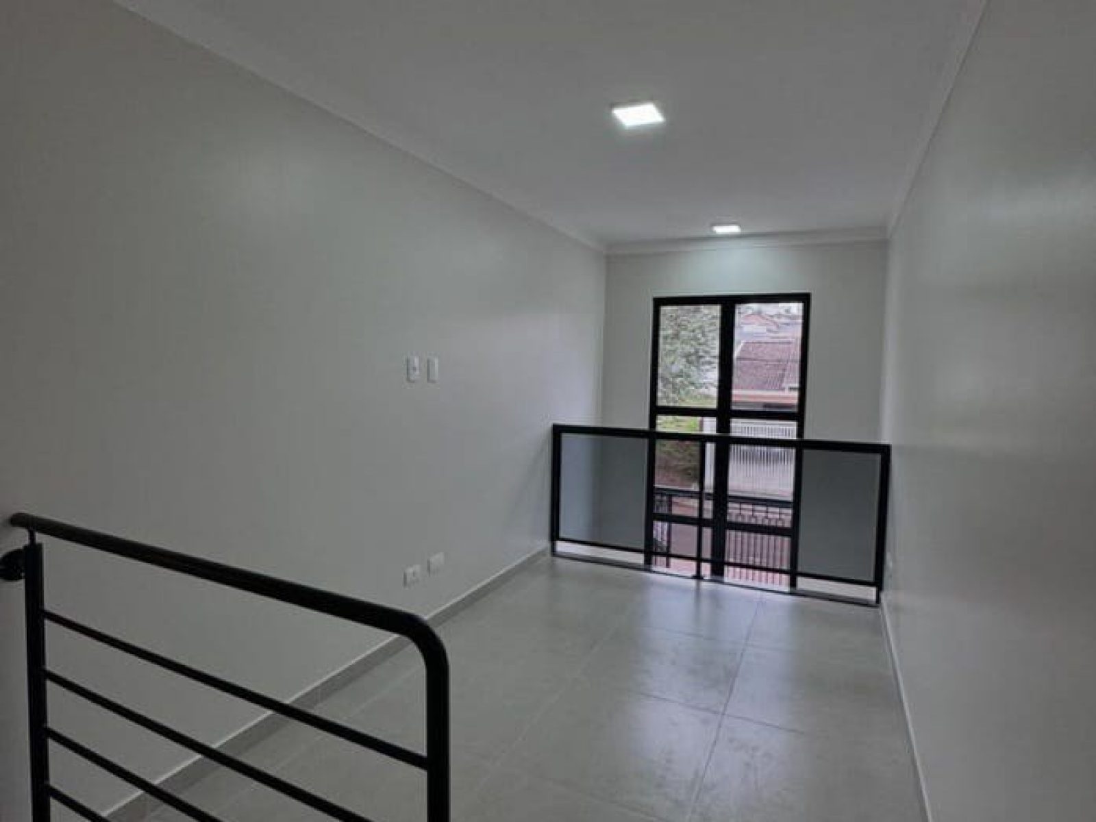 Sobrado no Bairro Canadá 4