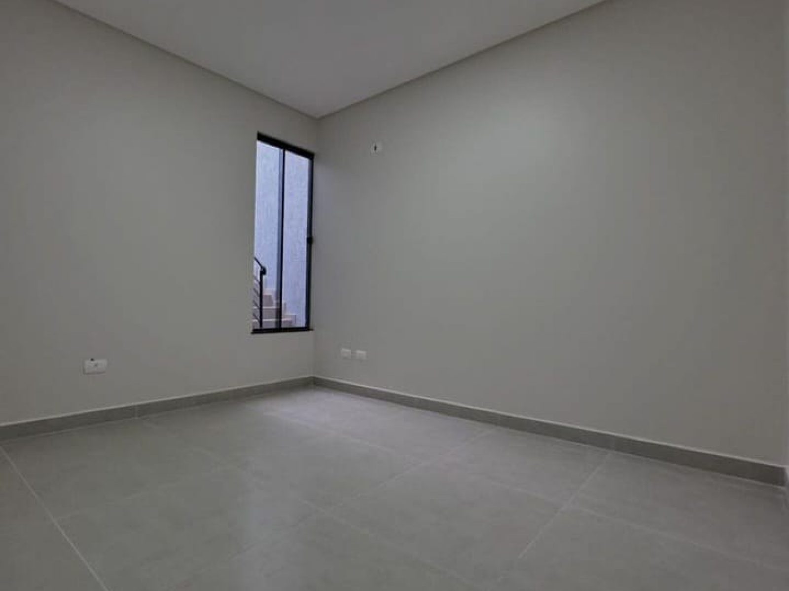 Sobrado no Bairro Canadá 5