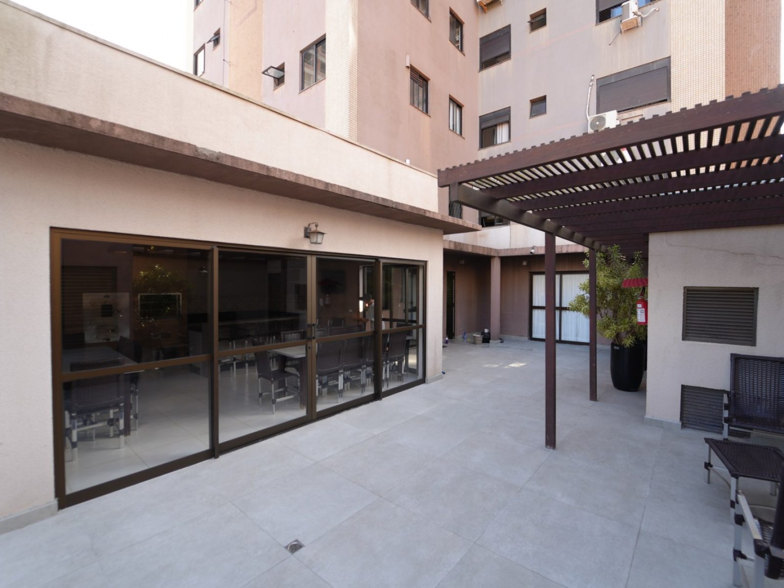 EDIFÍCIO ANTHARES | 25