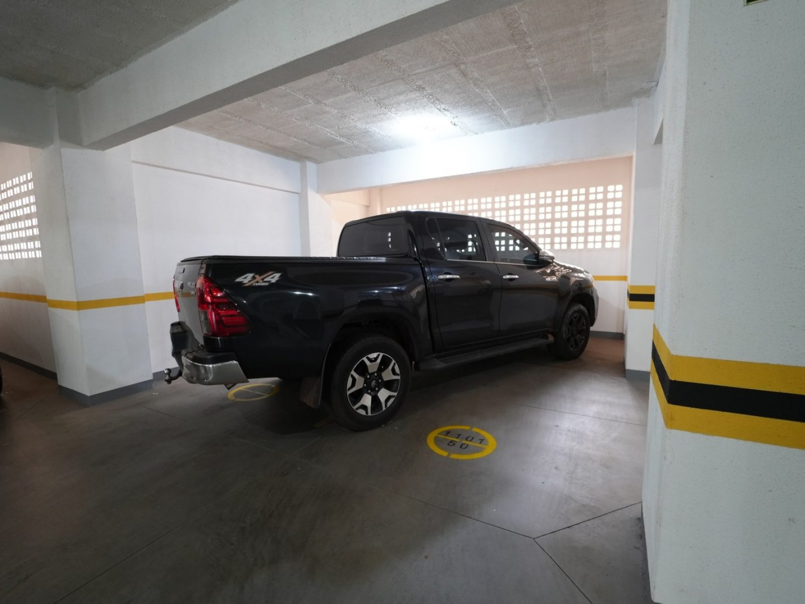 EDIFÍCIO DELUCCI | 37